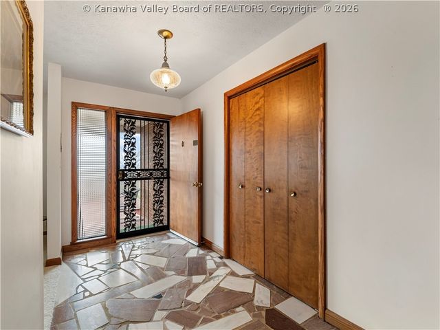 1875 Ellette Place, Charleston, WV 25311
