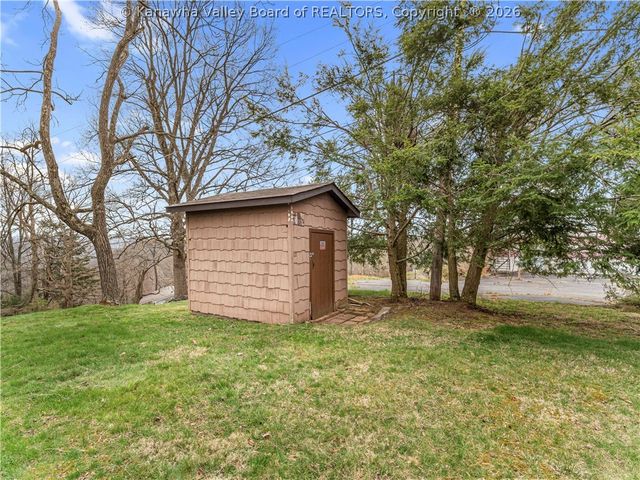 1875 Ellette Place, Charleston, WV 25311