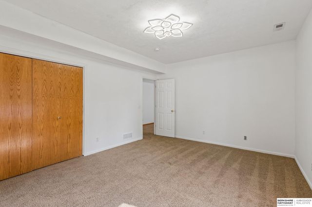 8112 166th Street, Omaha, NE 68133