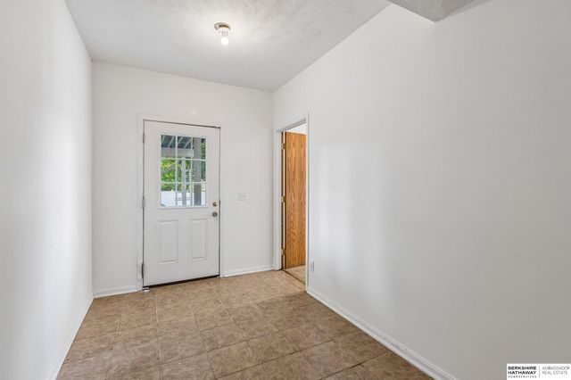 8112 166th Street, Omaha, NE 68133