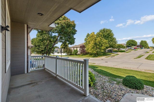 8112 166th Street, Omaha, NE 68133