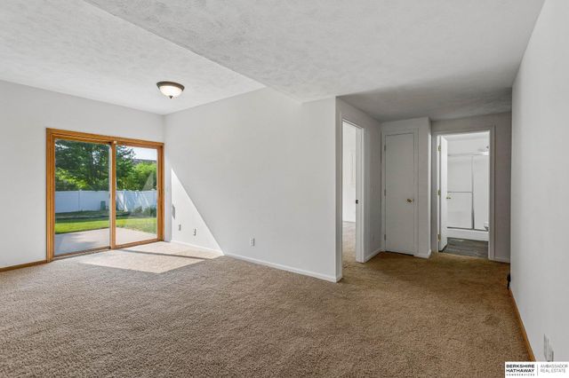 8112 166th Street, Omaha, NE 68133