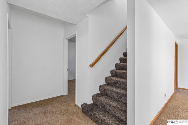 8112 166th Street, Omaha, NE 68133