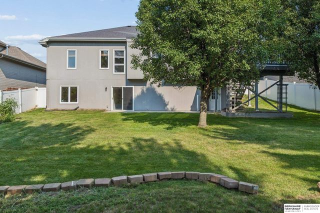 8112 166th Street, Omaha, NE 68133