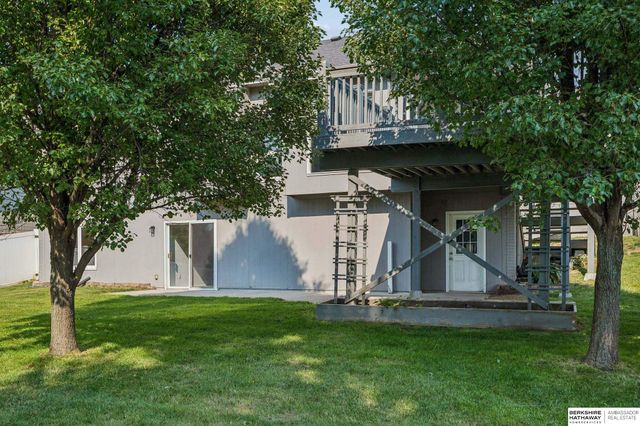 8112 166th Street, Omaha, NE 68133