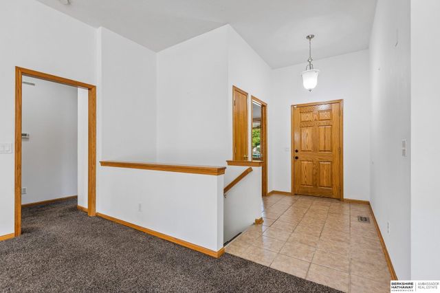 8112 166th Street, Omaha, NE 68133