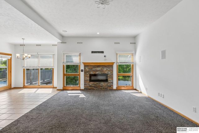 8112 166th Street, Omaha, NE 68133