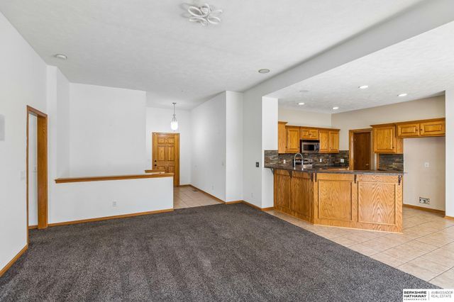 8112 166th Street, Omaha, NE 68133