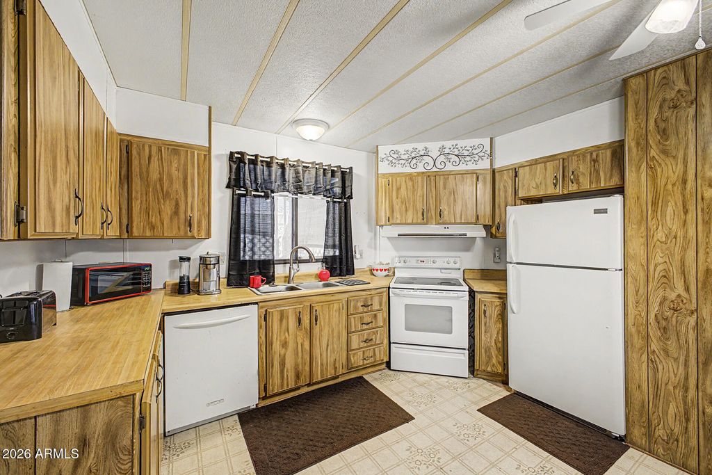 Image 14 of property listing at 200 E KNOX Road 91, Chandler, AZ 85225