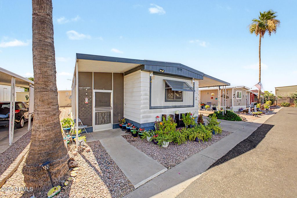 Image 2 of property listing at 200 E KNOX Road 91, Chandler, AZ 85225