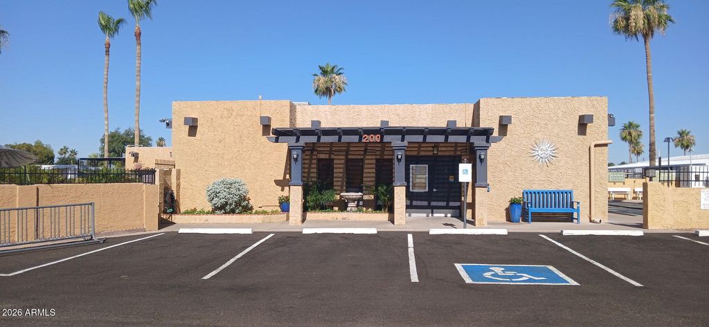 Image 35 of property listing at 200 E KNOX Road 91, Chandler, AZ 85225