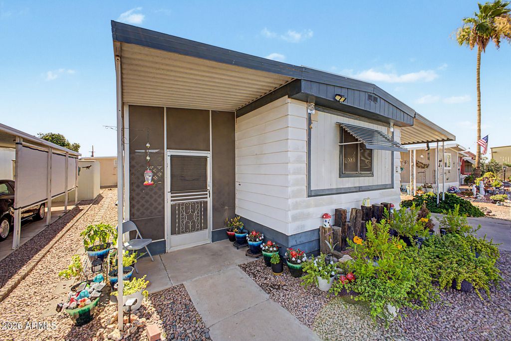 Image 4 of property listing at 200 E KNOX Road 91, Chandler, AZ 85225