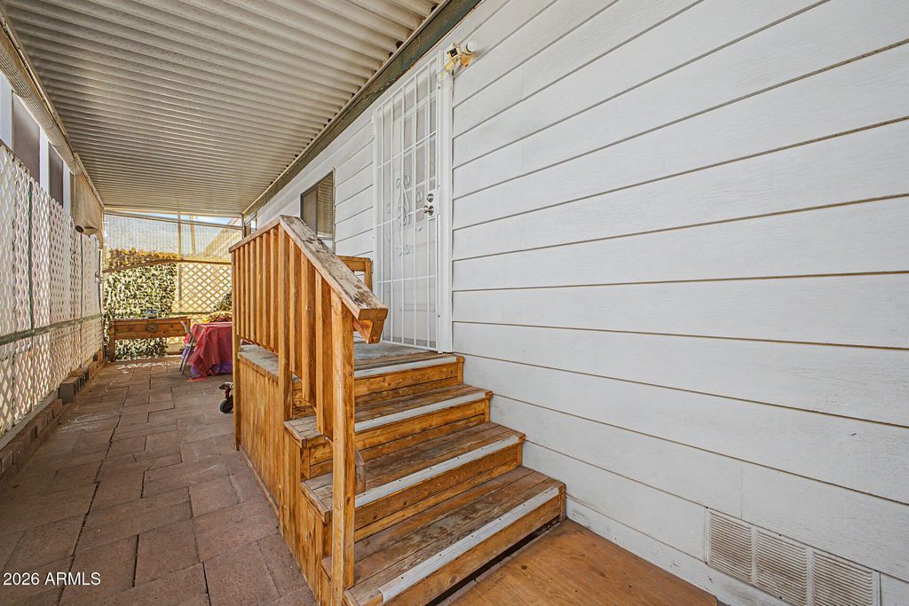 Image 5 of property listing at 200 E KNOX Road 91, Chandler, AZ 85225