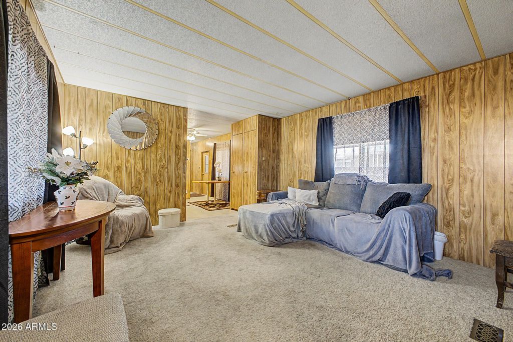 Image 9 of property listing at 200 E KNOX Road 91, Chandler, AZ 85225