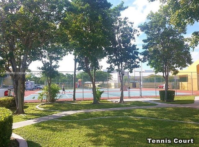 10500 SW 108th Ave B414, Miami, FL 33176