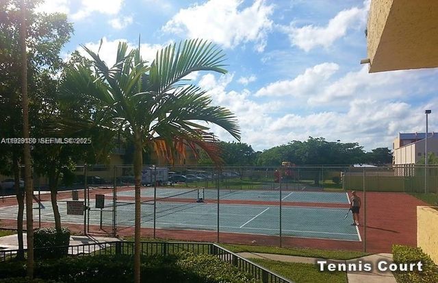 10500 SW 108th Ave B414, Miami, FL 33176