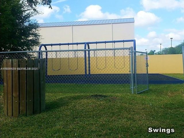 10500 SW 108th Ave B414, Miami, FL 33176