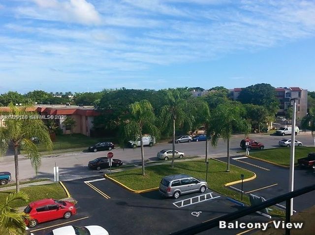 10500 SW 108th Ave B414, Miami, FL 33176