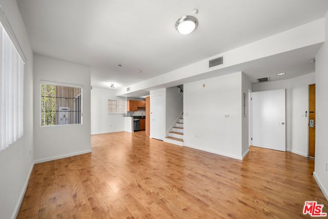 2864 Sunset Place 201, Los Angeles, CA 90005