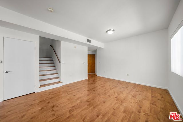 2864 Sunset Place 201, Los Angeles, CA 90005