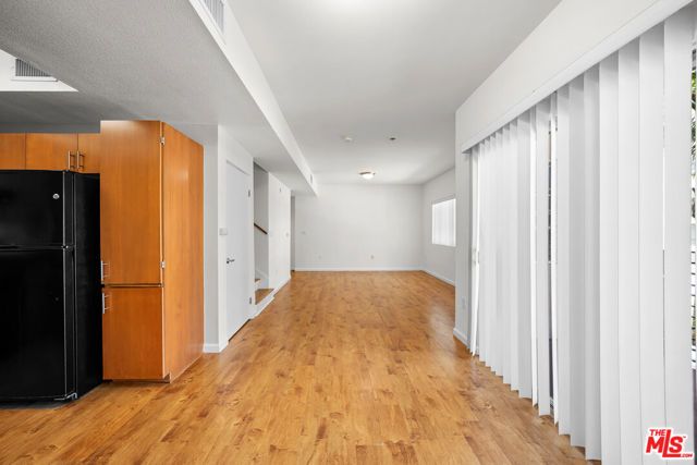 2864 Sunset Place 201, Los Angeles, CA 90005