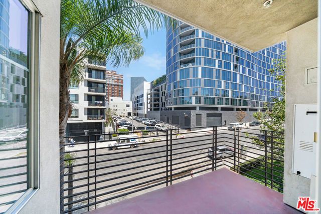 2864 Sunset Place 201, Los Angeles, CA 90005