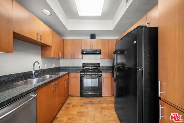 2864 Sunset Place 201, Los Angeles, CA 90005