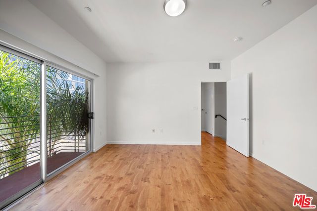 2864 Sunset Place 201, Los Angeles, CA 90005