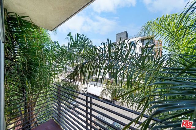 2864 Sunset Place 201, Los Angeles, CA 90005