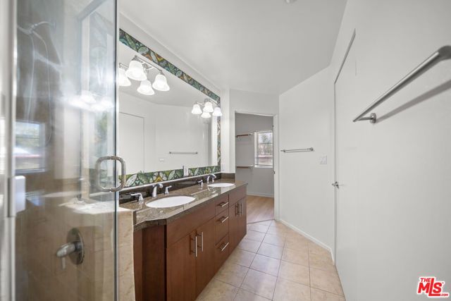 2864 Sunset Place 201, Los Angeles, CA 90005