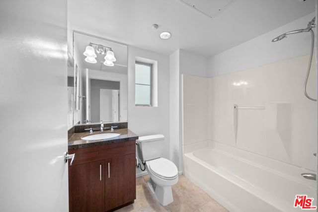 2864 Sunset Place 201, Los Angeles, CA 90005