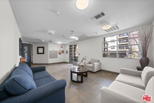 2864 Sunset Place 201, Los Angeles, CA 90005