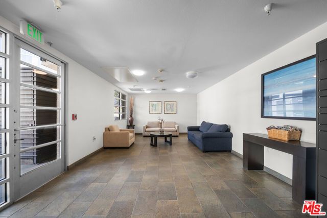 2864 Sunset Place 201, Los Angeles, CA 90005