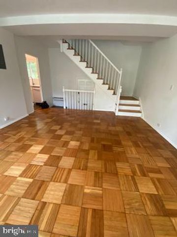 3319 VALLEY DR, Alexandria, VA 22302