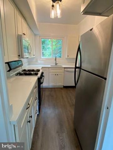 3319 VALLEY DR, Alexandria, VA 22302