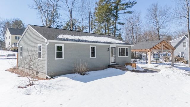 40 Pillsbury Road, Sandown, NH 03873