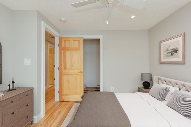 40 Pillsbury Road, Sandown, NH 03873