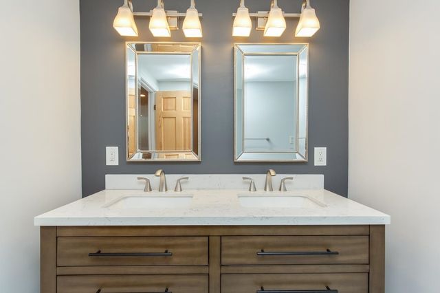 40 Pillsbury Road, Sandown, NH 03873