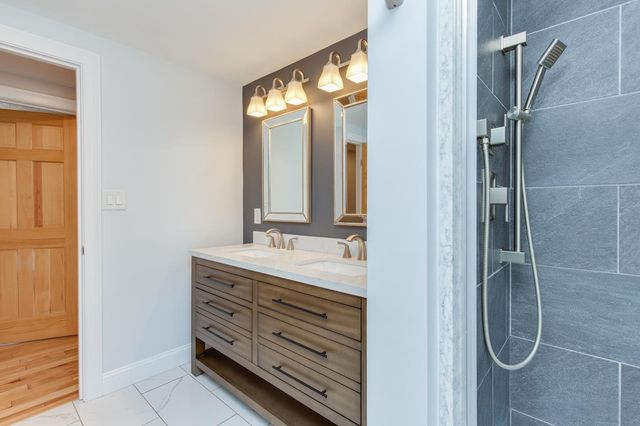 40 Pillsbury Road, Sandown, NH 03873