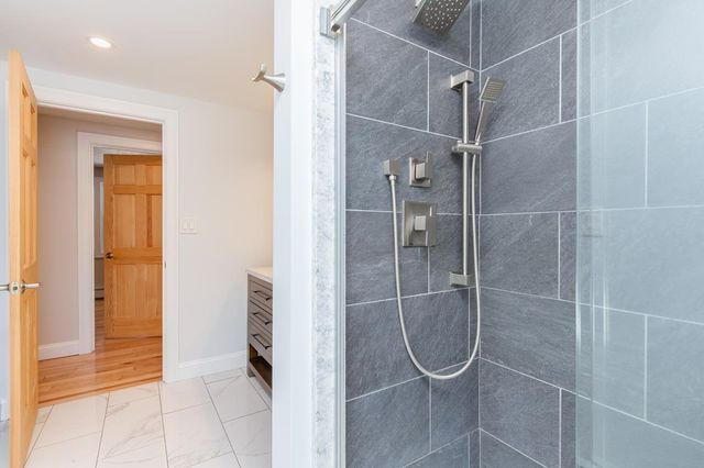 40 Pillsbury Road, Sandown, NH 03873