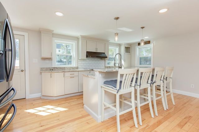 40 Pillsbury Road, Sandown, NH 03873