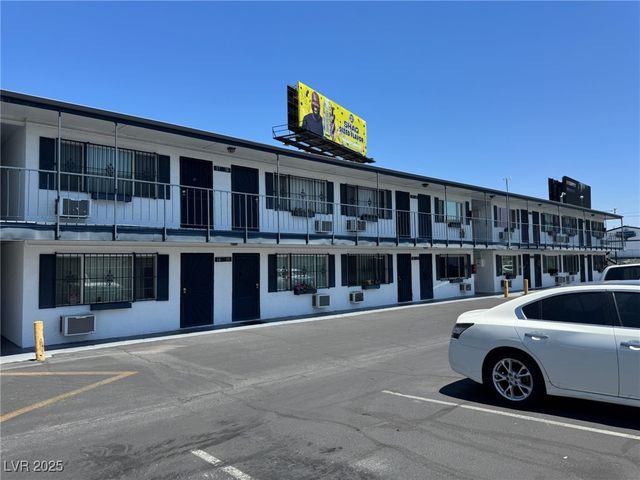 4600 Paradise Road 16, Las Vegas, NV 89169