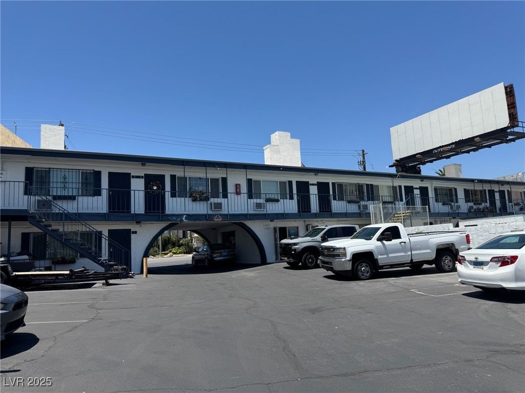 4600 Paradise Road 16, Las Vegas, NV 89169