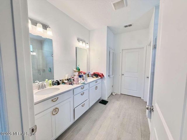 6823 SKINNERS DAIRY Way, Jacksonville, FL 32217