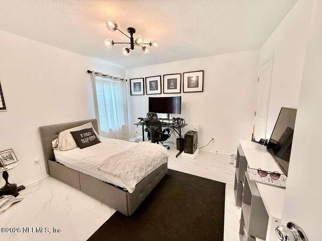 6823 SKINNERS DAIRY Way, Jacksonville, FL 32217