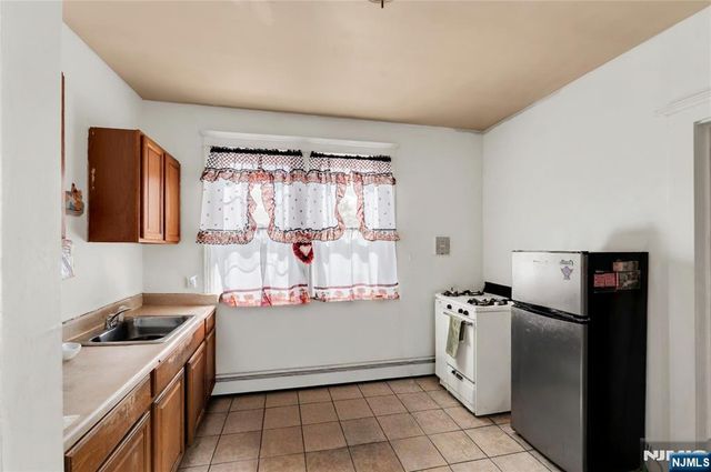 265 Queen Anne Road, Bogota, NJ 07603