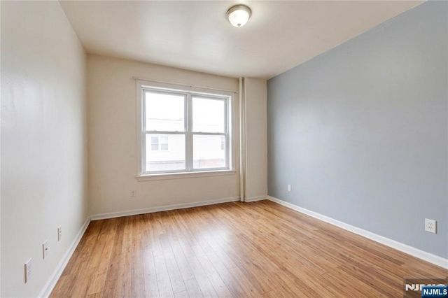 265 Queen Anne Road, Bogota, NJ 07603