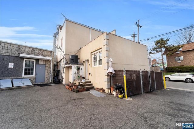 265 Queen Anne Road, Bogota, NJ 07603