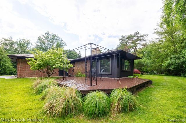 29030 Millbrook Road, Farmington Hills, MI 48334