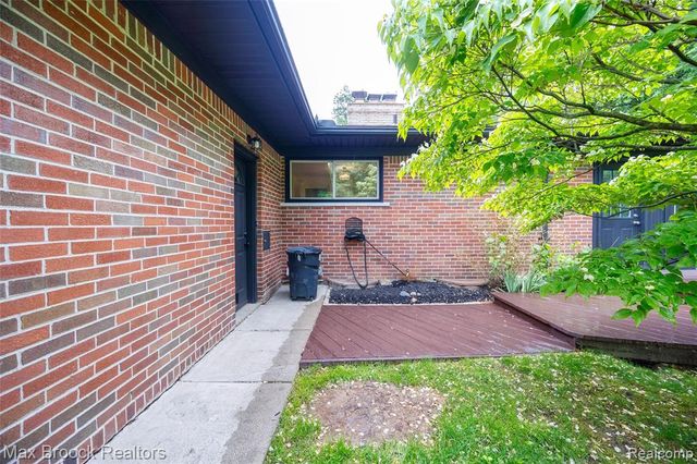 29030 Millbrook Road, Farmington Hills, MI 48334